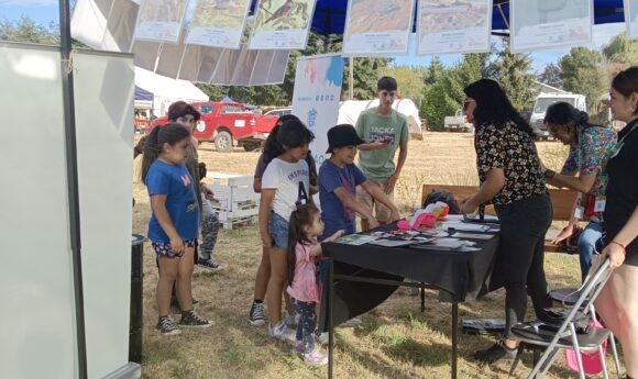 Fundación Kennedy reforzó su labor de conservación de humedales en la la Expo -Loncoche